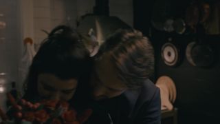 Beren Saat - El regalo s01e01 (2019) HD 1080p - (Celebridad porno)