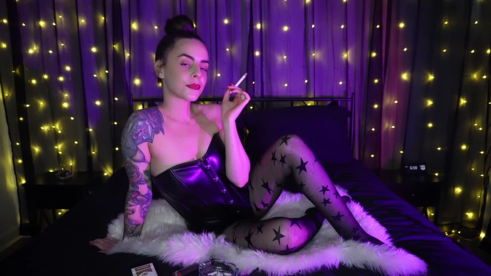 Dani Lynn - Smoking In Star Nylons - Smoking
