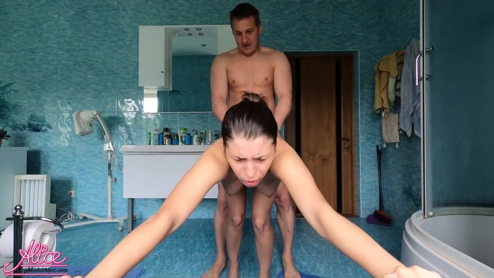 Alice Kelly Pasión Sexo en la ducha (bebés calientes)