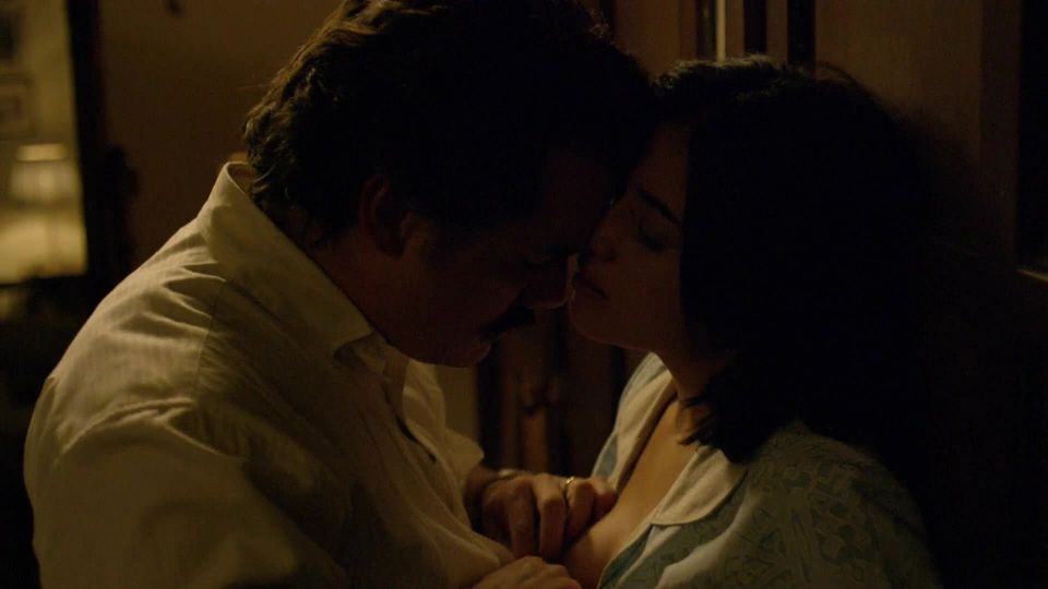 Paulina Gaitan – Narcos s02e01 (2016) HD 1080p!!!