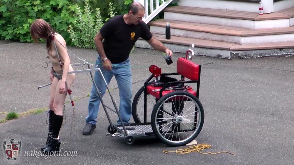 Casa de Gord15 03 27 Kitty - El carro y el sistema de bloqueo de la cizaña (instalación)