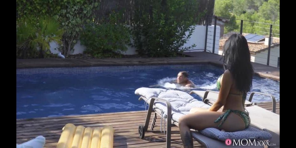 [GetFreeDays.com] Canela piel Big Booty Latina Poolside Fling hardcore anime porno