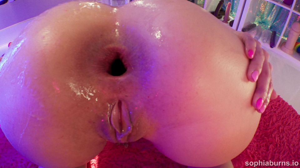 Sophia Burns, Gia Derza - Puño Playdate 1 2160P - Gia derza