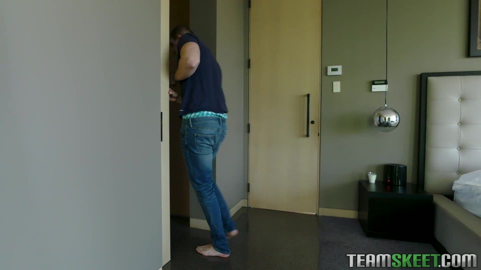 [GetFreeDays.com] Scarlit Scandal Bathing Her Bodacious Curves ebony face fart porn