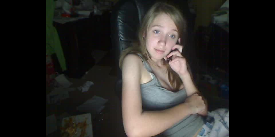 Cute blonde teen playing with titts and pussy on the phone webcam