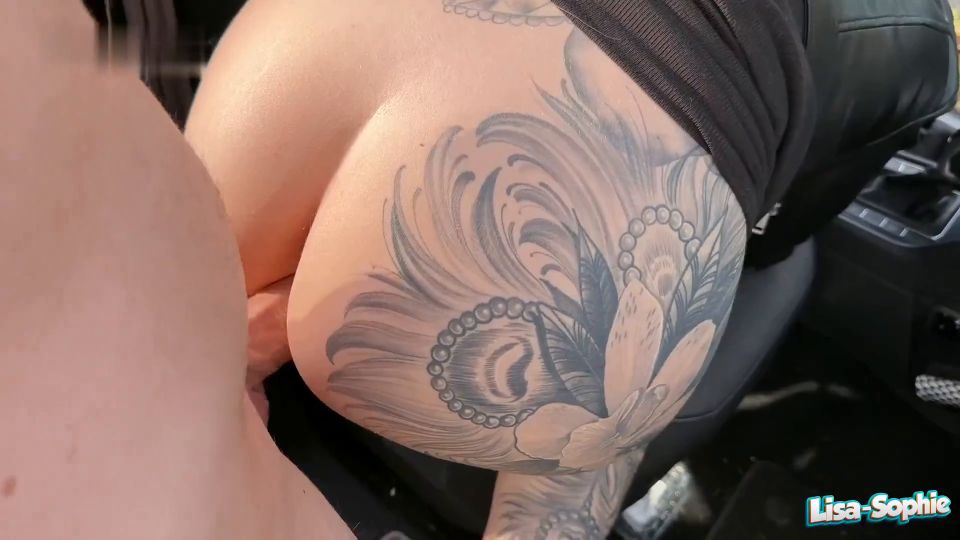 Lisa_Sophie - Vom eigenen Chef wank gefickt vor der Weihnachtsfeier - FullHD 1080P