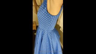 jennysroom 03-11-2020-154467628-Horny ama de casa ve un toro fuera. Ella va a la w - [porno MILF]