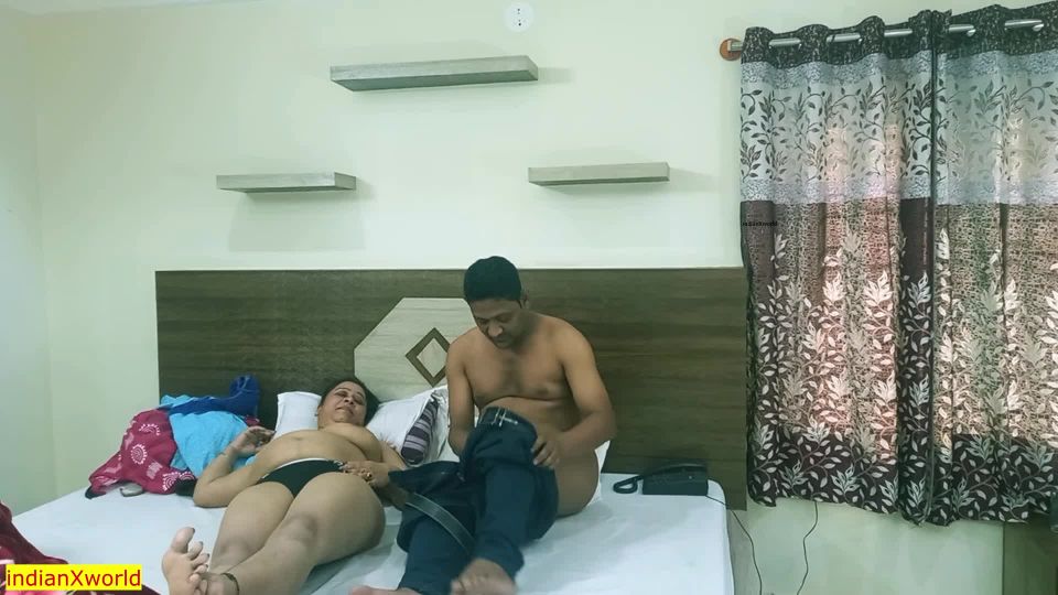 Beautiful cheating wife invites neighbor for hardcore sex...