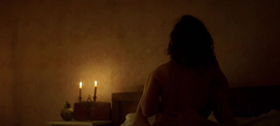 Alicia Agneson, etc - Little Kingdom (Mala risa) (2019) HD 1080p - [Celebridad porno]