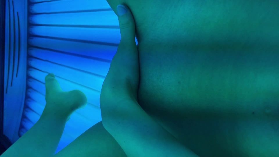 Tanning_Bed_Cum