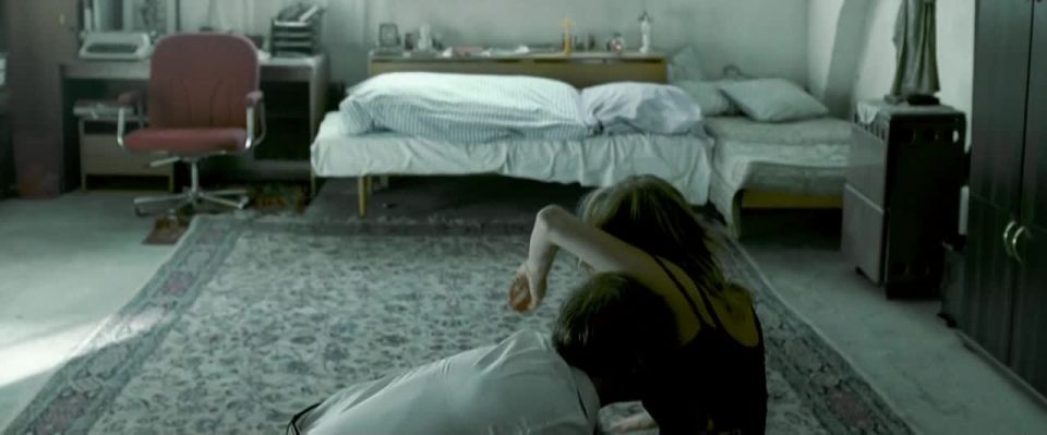 Anna Geislerova - Kraska v nesnazich (2006) HD 720p - (Celebridad porno)