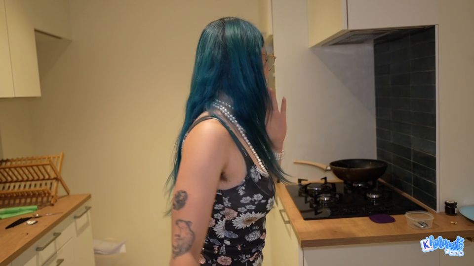 Khalamite 62130770 video 2024-06-01 09-30