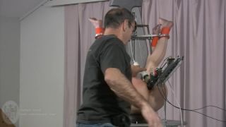 Casa de Gord15 07 12 Trinidad se encuentra con la máquina de mierda Cruz Mollie (Escena)