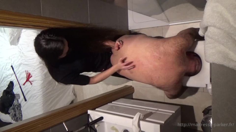 free video 18 satin fetish porn The Exhibitionist Is On The Right Track – MAITRESSE ANDREA PARKER, fetish on femdom porn