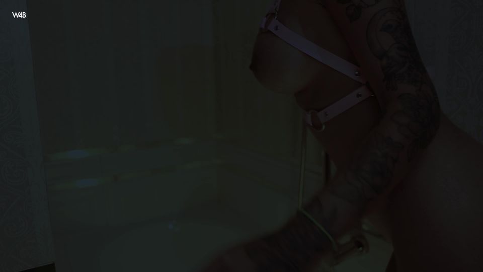 Veronica Mendo - Hot In The Bathroom Backstage - Handpicked Jerk - Off Instruction - Masturbation games