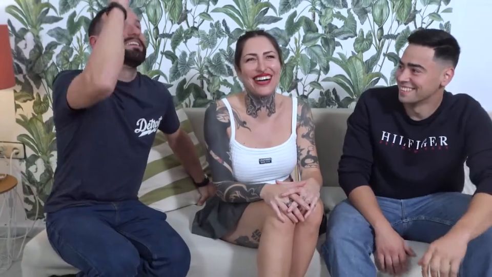 Tetas Grandes Porno Doble penetración para Lara Croft. En serio, nunca has hecho esto antes?