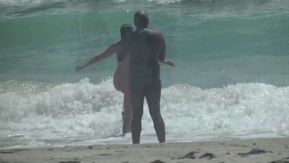 Pt 3Helenas Cock Quest - Mi muestra pública de playa desnuda vibrador