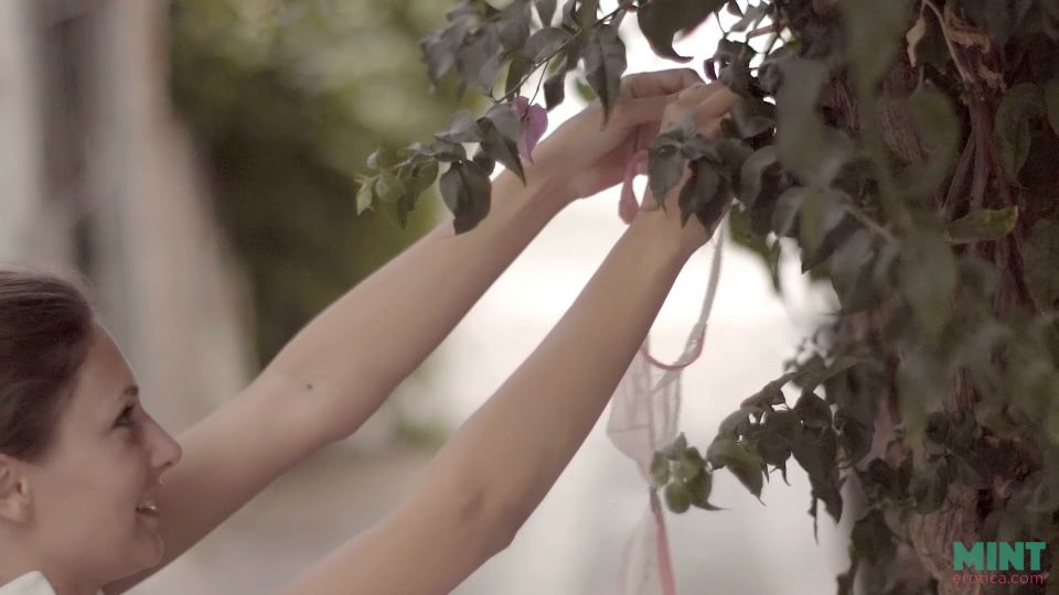 Talia Mint manyvids 17 03 15 talia mint follow me part i