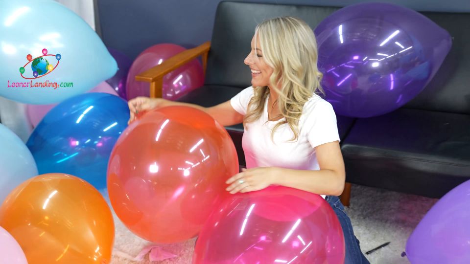 Custom Fetish - Bunny Pin Pops 16 Inch Again 4K - Fetish