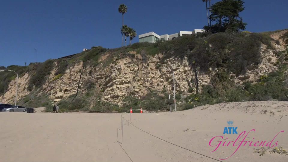 Gracie Gates - Malibu Part 1 - 2022