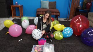 Custom Fetish - Madison Inflates Printed Balloons Live - Fetish
