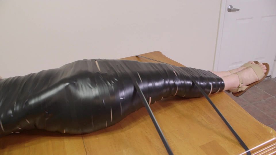 online xxx video 6 mujeres strapon hd femdom porno SeductiveStudios – Aria Cinta Eléctrica Atadura  dominación