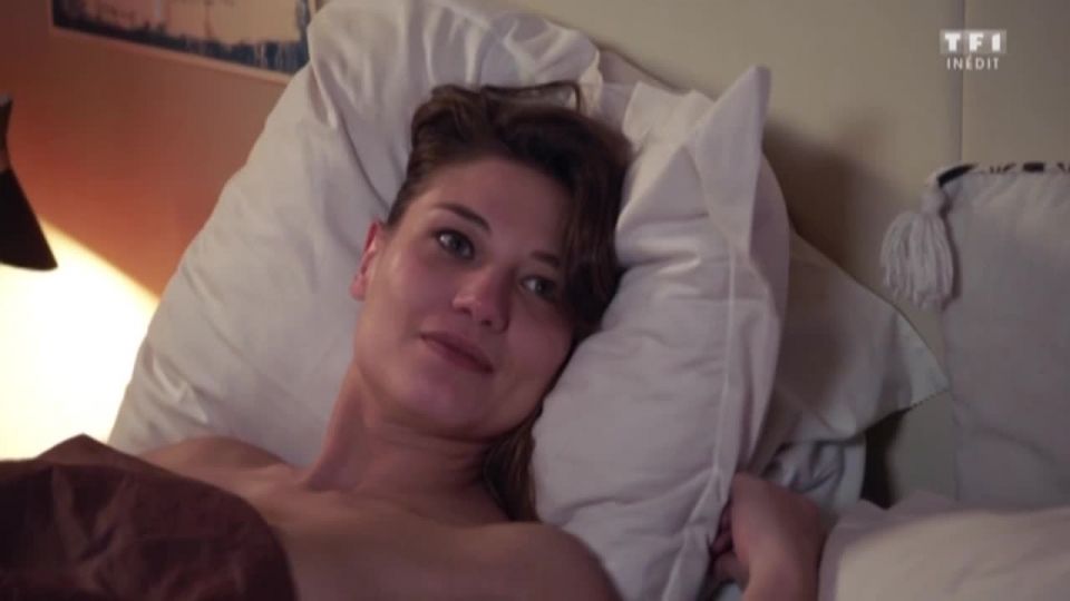 Manon Elezaar - Demain nous appartient s01e146 (2017) HD 720p - (Celebrity porn)