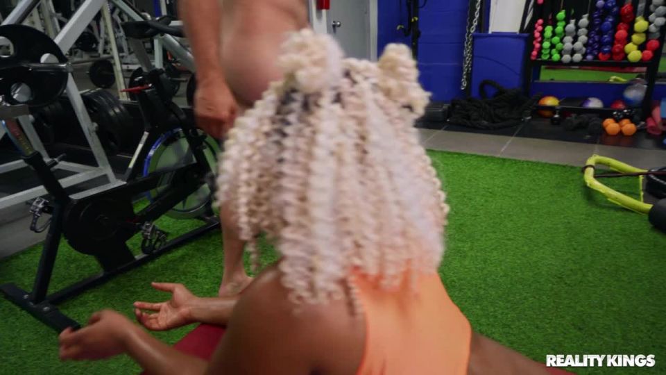 Tenacious And Curvaceous Muscle!