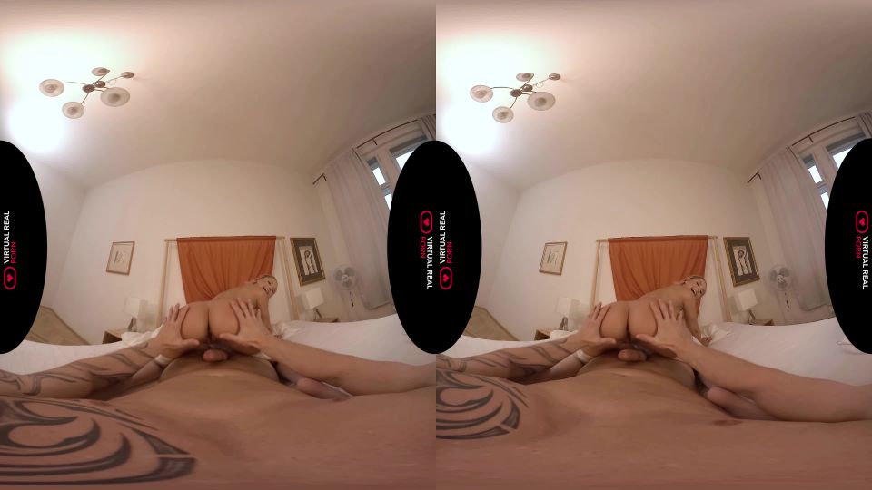 Hot birthday present – Lola Myluv 5K on virtual reality 