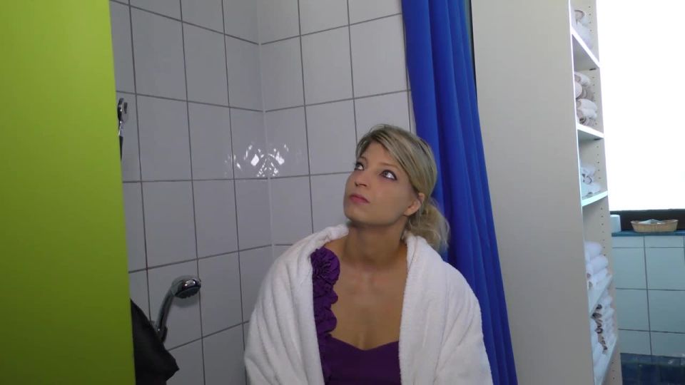 xxx video 40 Mitten En Deutschland 24 - Frauen und ihre Männer - Goldlight en milf porno tetas grandes aceitado anal