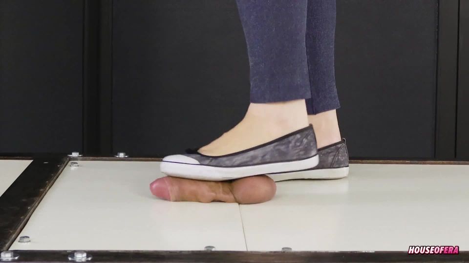 Cockbox Footjob - Pollo y bolas de peso completo Estomp...