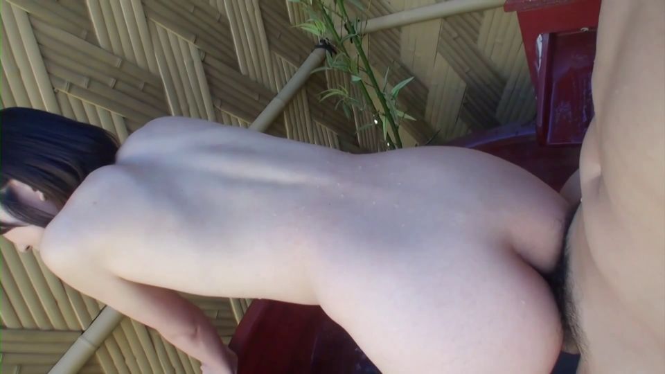 FC2PPV 4656961 【本日迄！初回限定セール3980pt→980pt】20歳色白スレンダー人気メンエス嬢と露天風呂ハメ撮りデート＆プライベートオイルマッサージで2連続射精生中出し【無・中出】