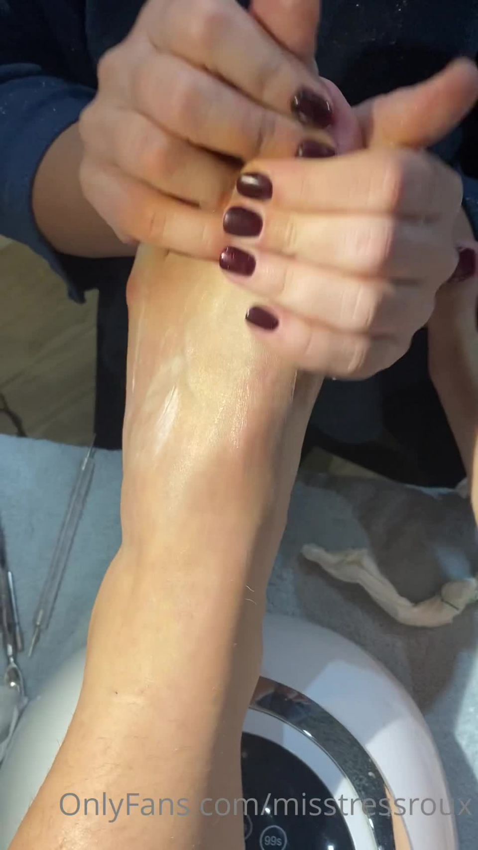 Onlyfans - GingerAlesFeet - misstressroux - misstressrouxNueva pedi Mi belleza de uñas da mejores masajes de pies que tú - 03-12-2021