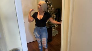 Britteni Feet - Bailey the Foot Bandit Roommate Video Se...
