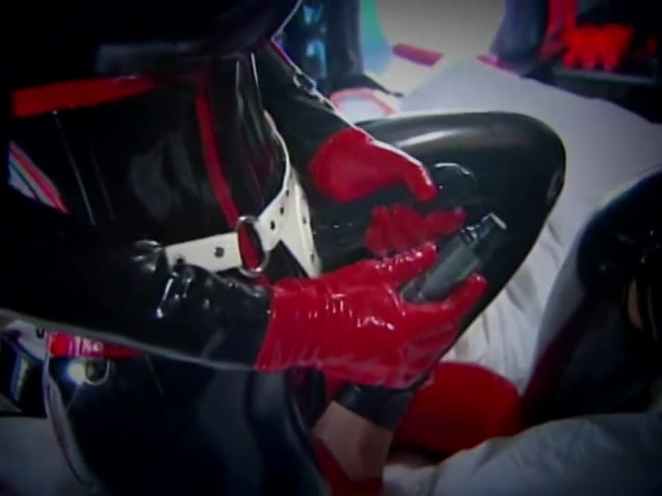 GwenMedia El Portal 2 - Mascotas de látex en entrenamiento