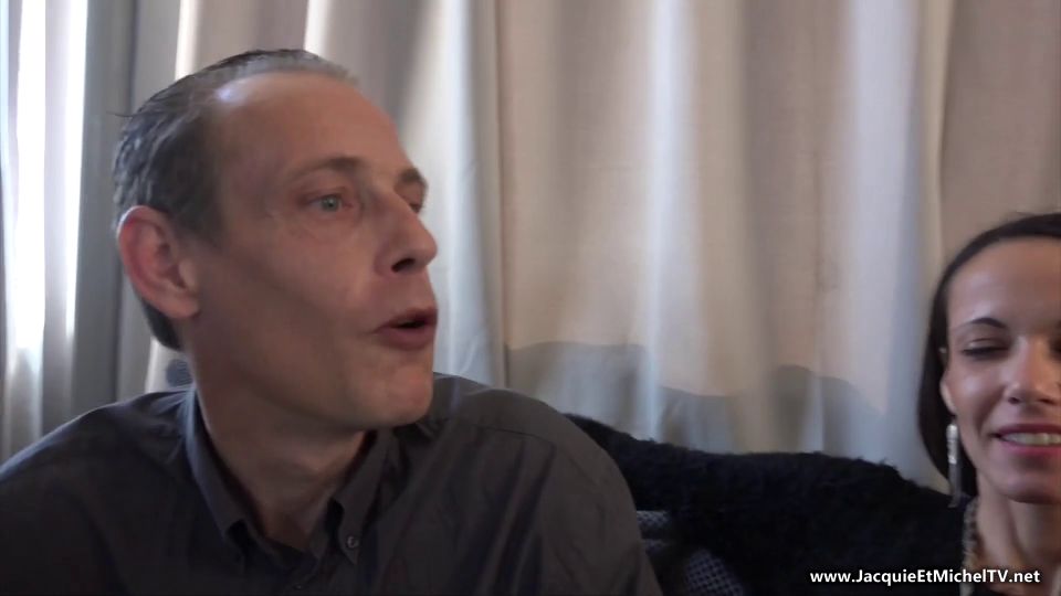 Jacquie Et Michel TV/Indecentes - Voisines - A Sete avec la belle Lola, 28ans! - Anal