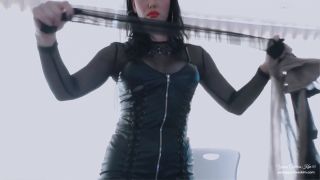 Joven Diosa Kim - títere de pantimedias.