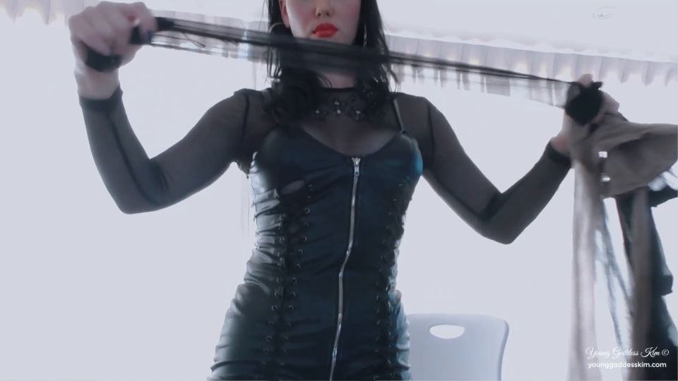 Joven Diosa Kim - títere de pantimedias.