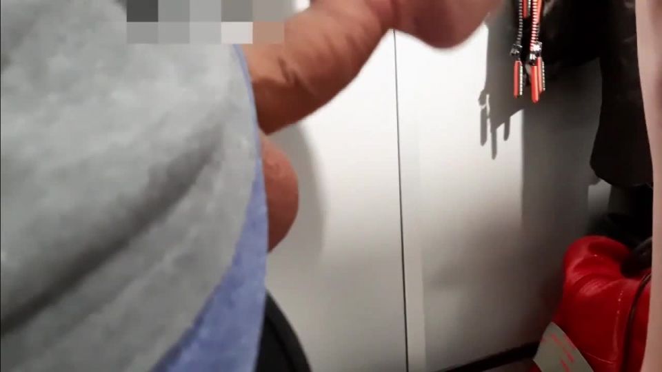 free video 5 Lisa-Sack - MEGAKRANK - Mitten SCHWIMMBAD , real amateur lesbians on german porn 