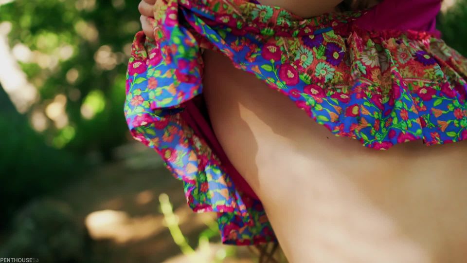 [PenthouseGold] Roxy Shaw mascota del mes de octubre (2023) [10.01.23] [1080p]