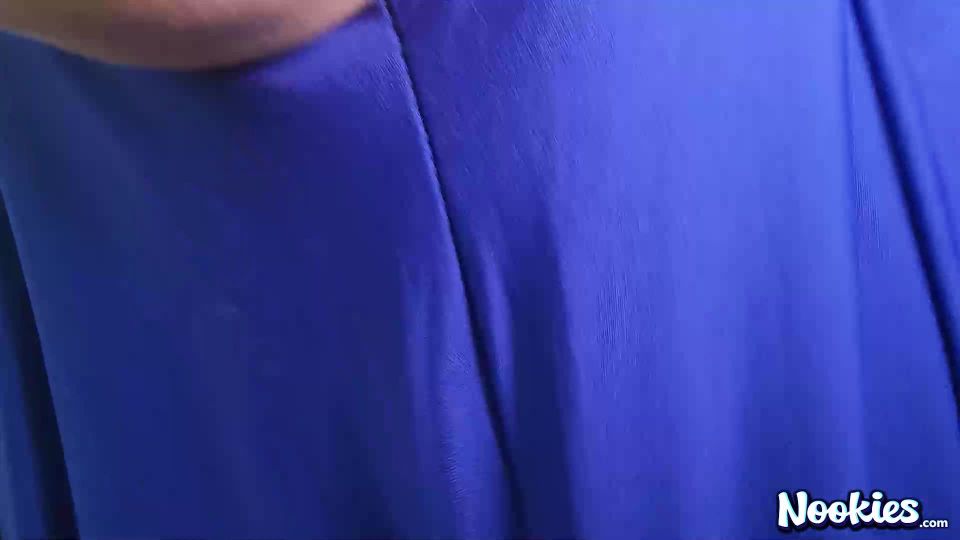 Hijab Fantasy Alexa Payne What Does She Do For her Greencard Hijab Girl (Amateur porn)