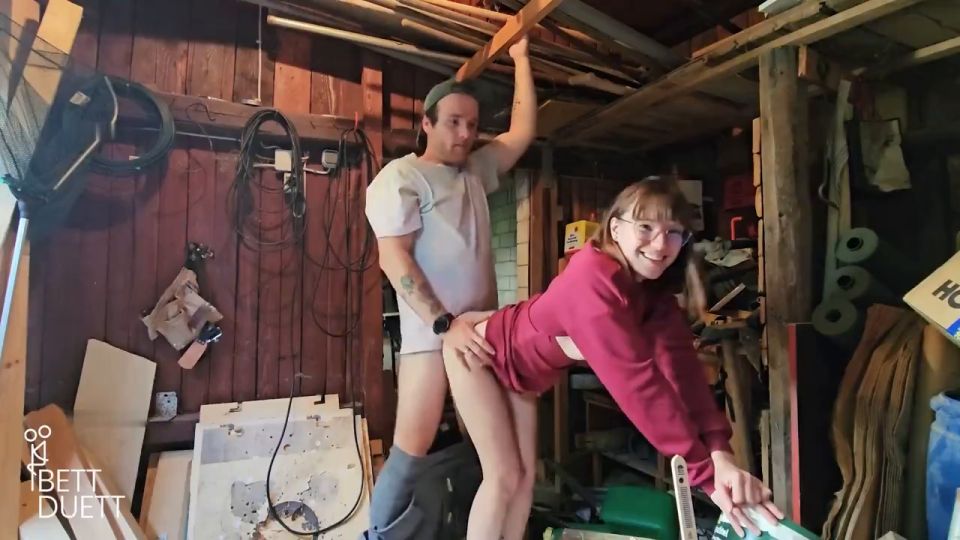 Bett Duett - Heimlich in der Werkstatt genagelt 720P - Mdh