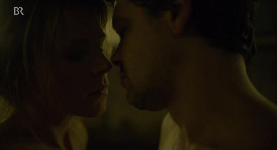 Franziska Weisz - Girl Meets Boy (2020) HD 720p - [Celebrity porn]