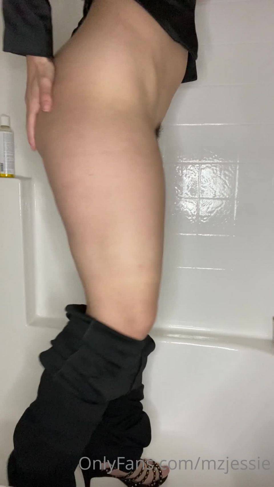 Onlyfans - Jessie - mzjessie - mzjessieMeu primeiro video em Portugués - 22-01-2021