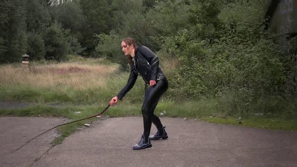 FEMDOMFOTO - Whiper - Primeros entrenamientos de vuelo y objetivo (alemán).