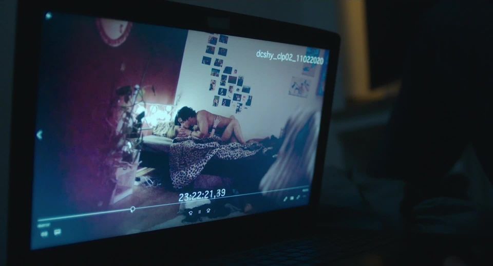 Stella Holzapfel - Vaterliebe (2020) HD 1080p - (Celebrity porn)