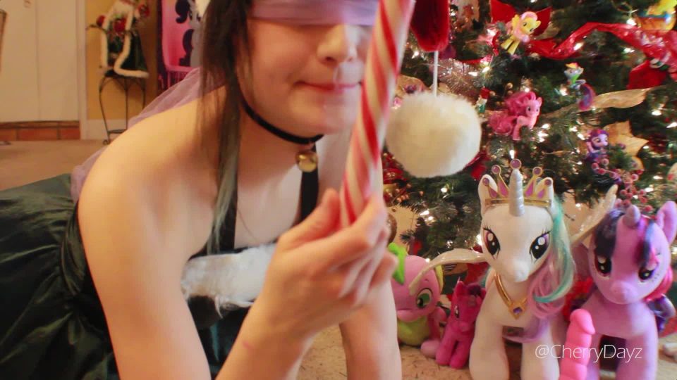 video gratis 43 Cherrydayz – Cherrys Candy Cane Anal y Dildo Craze, chicas amateurs reales en el porno amateur