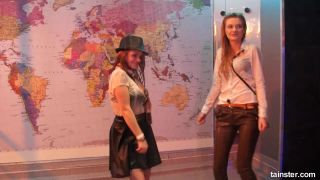 Tubo de porno húmedo y brillante