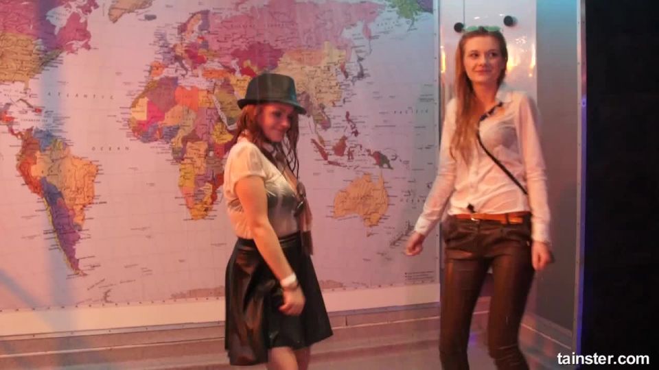 Tubo de porno húmedo y brillante