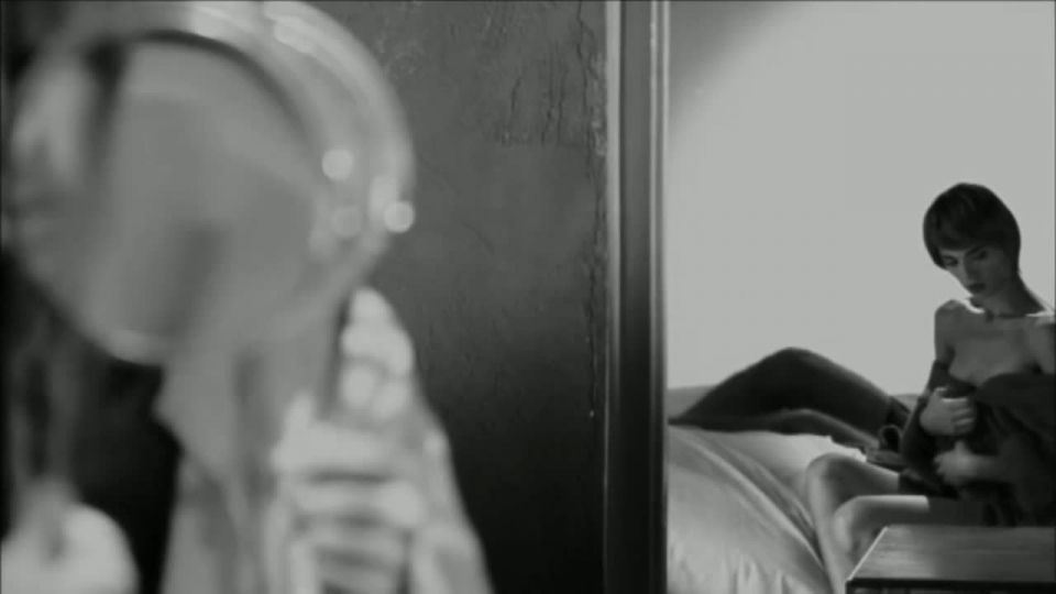 Roberta Mattei - Dimmi cosa vedi (2010) HD 720p - (Celebridad porno)